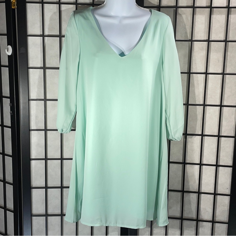 Noctflos ladies dress size medium (NWT)